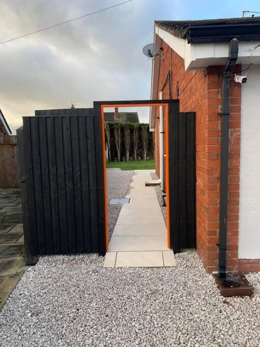 The Beautiful Bungalow Amazing Location For Chester & Zoo Wervin Exterior photo